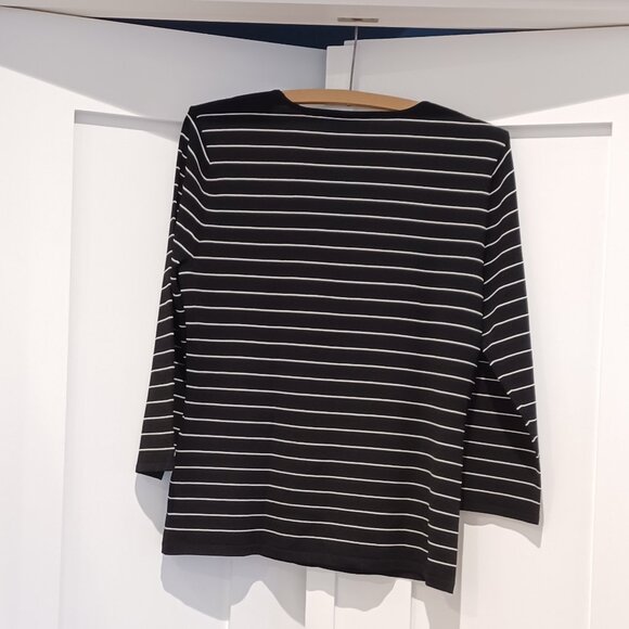 Rayon 3/4 sleeve light top. Talbots. - Picture 2 of 4